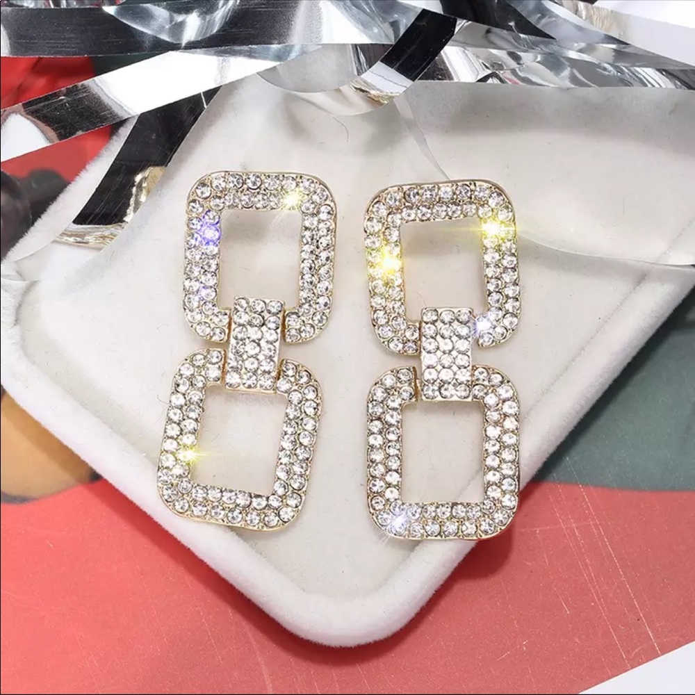 Very Pretty Rhinestone Earrings! - Picture 4 of 4
